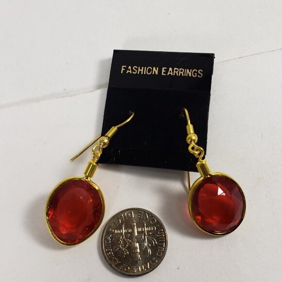 Elegant Red Gem 1.5" Drop Earrings – Gold Tone Oval Dangle – Lightweight Jewelry - Picture 5 of 7